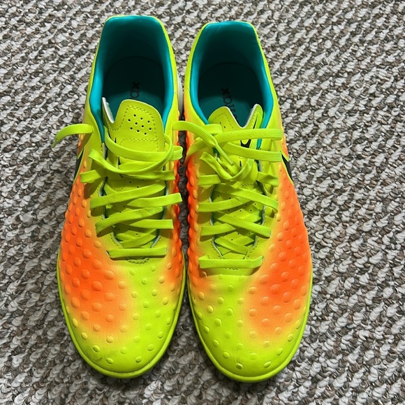 Nike Indoor Soccer Shoes - Picture 3 of 5